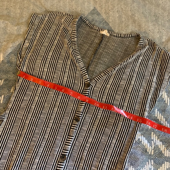 Caution to the wind Summer dress - Picture 2 of 4